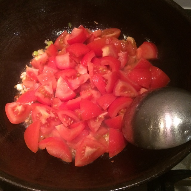 蕃茄濃湯（教你番茄濃湯怎麼才會鮮甜濃郁/超簡單但好吃到停不下來）的做法 步骤1
