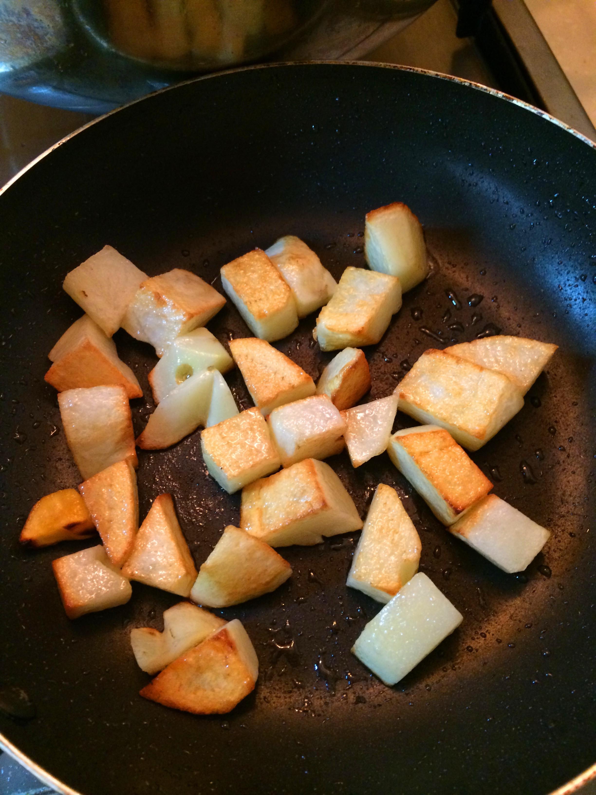 快手電飯鍋燜飯的做法 步骤2