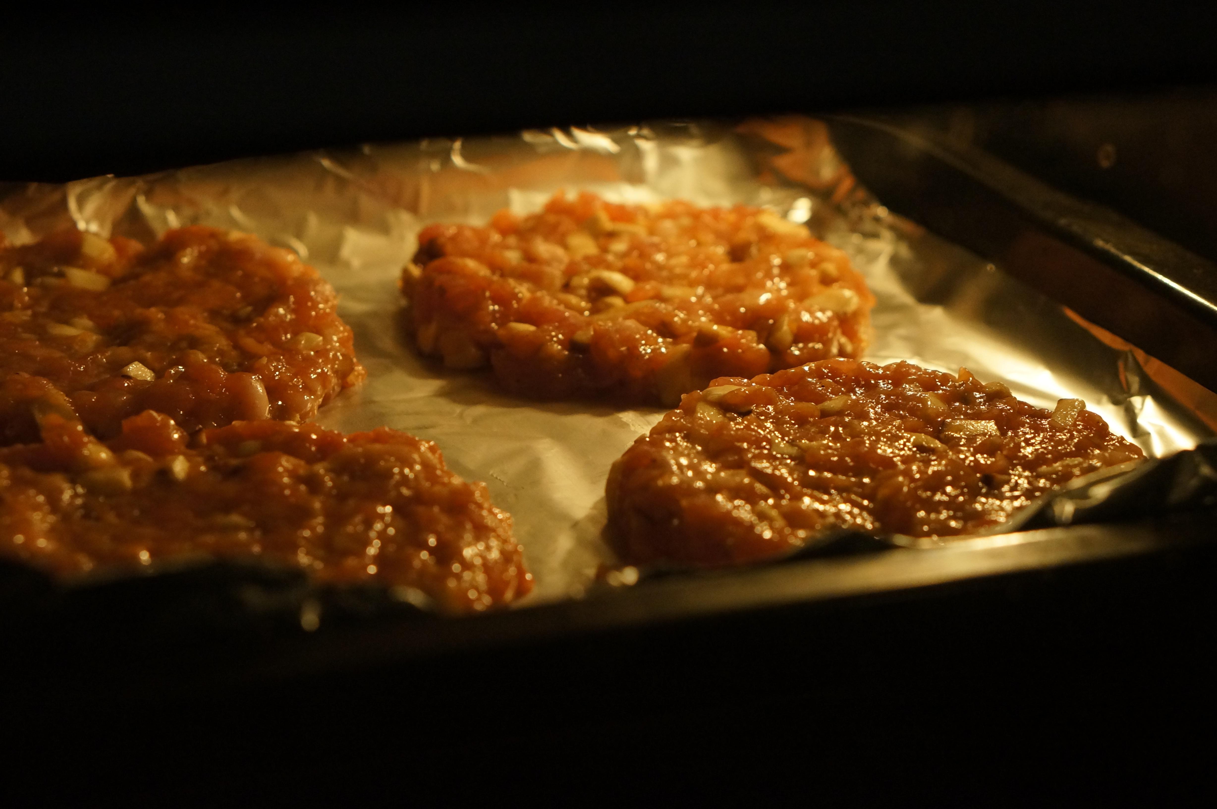 柔嫩多汁的肉肉吃法——芝士焗香菇肉餅的做法 步骤8