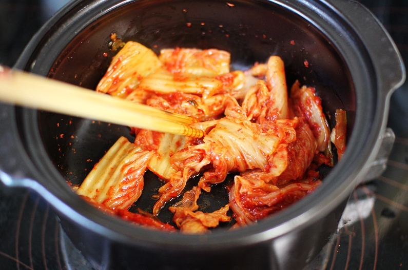 正宗韓式泡菜金槍魚湯的做法 步骤3