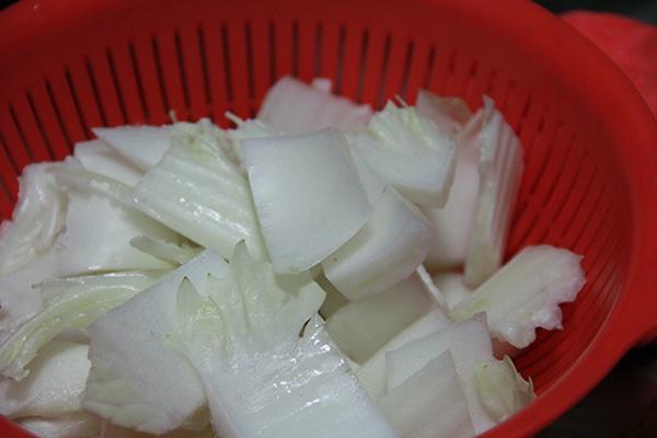 暖心健康的白菜豆腐湯的做法 步骤3