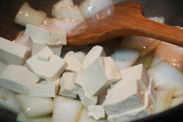 暖心健康的白菜豆腐湯的做法 步骤8