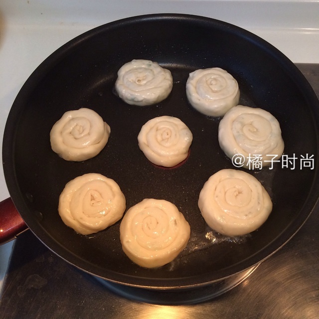 蘿卜絲水煎餅/蔥油餅的做法 步骤11
