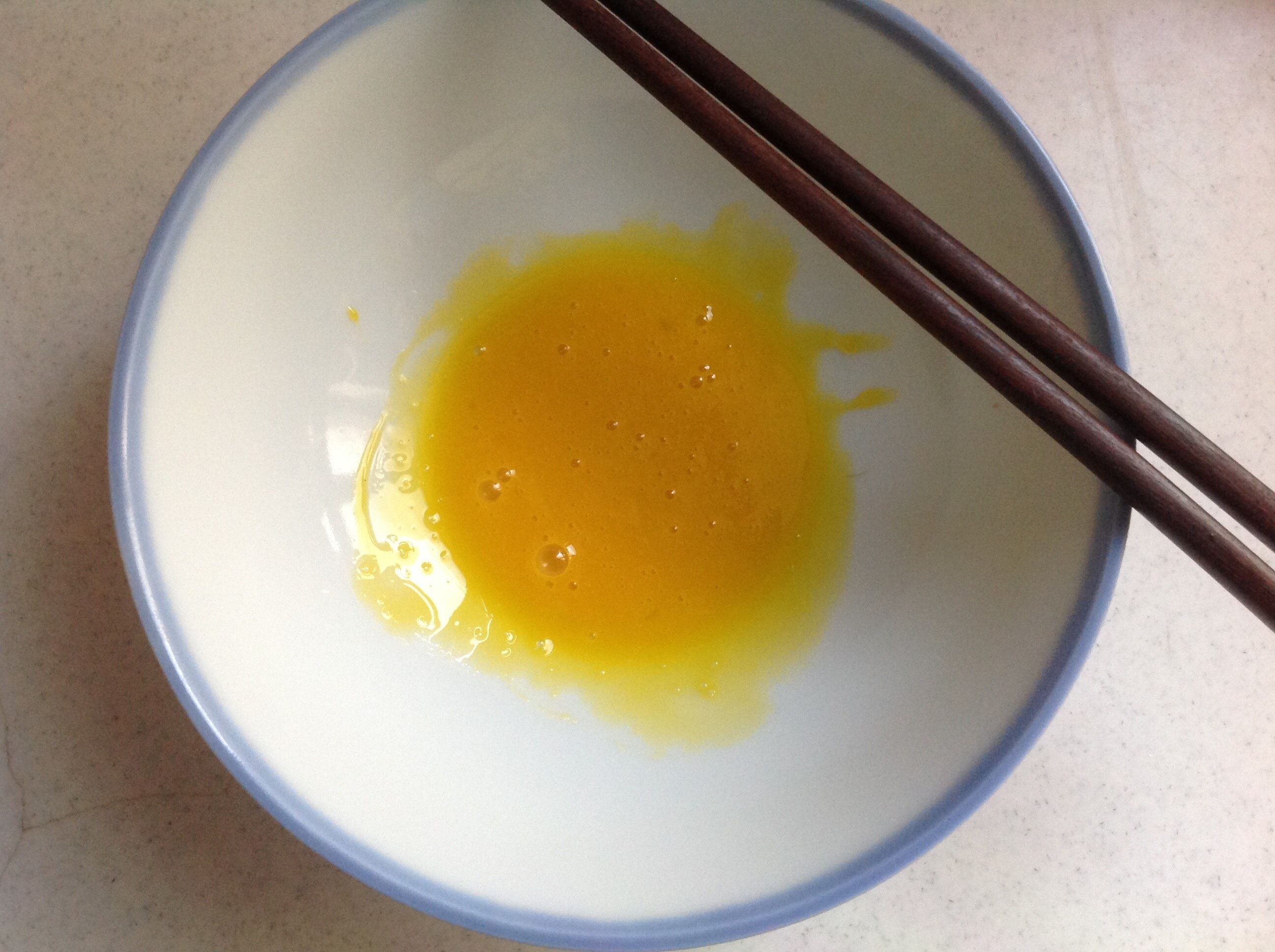 【快手輔食】茄汁蛋皮饅頭片（8m+）的做法 步骤4