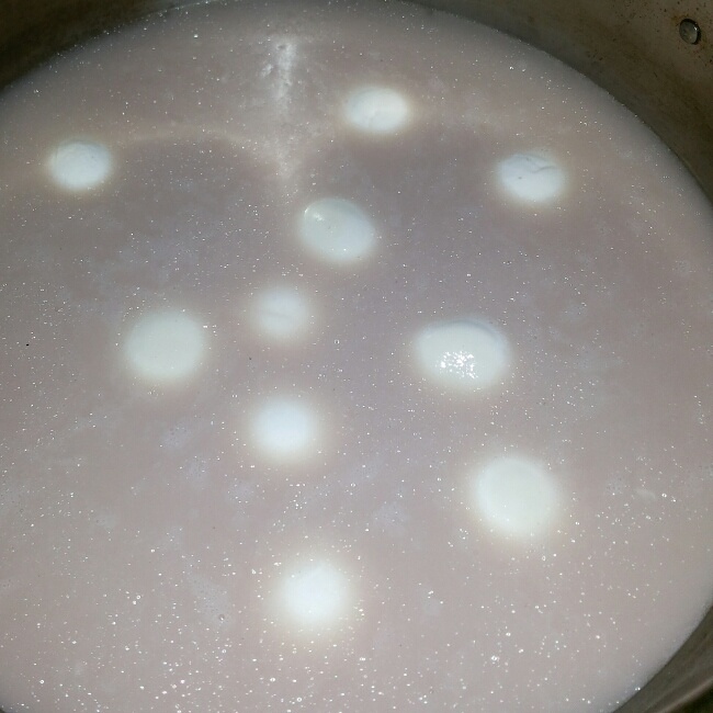紅豆牛奶芝麻湯圓的做法 步骤1