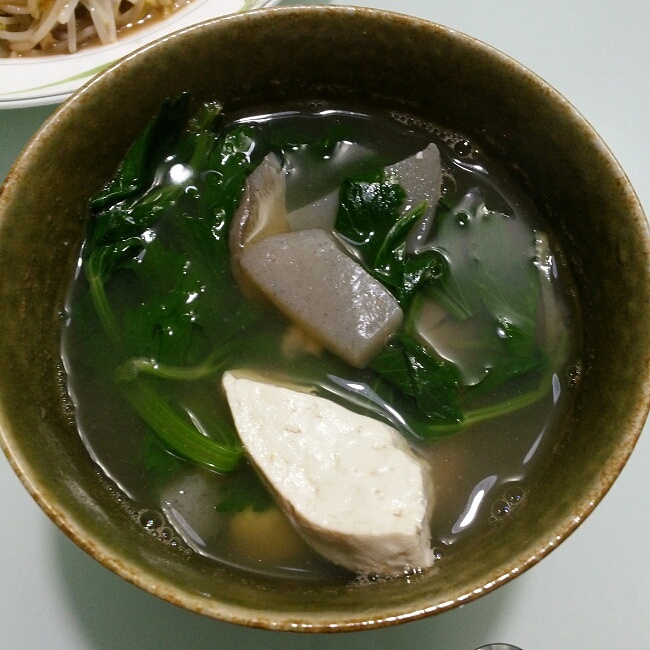 芹菜葉蘑菇豆腐湯的做法 步骤4