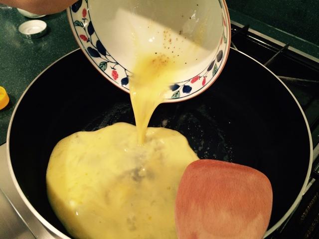 培根火腿Omelet及煎土豆，美式早餐的做法 步骤4