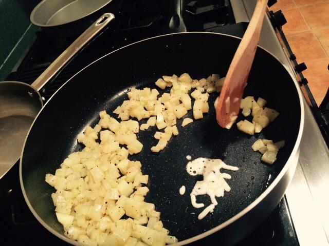 培根火腿Omelet及煎土豆，美式早餐的做法 步骤10