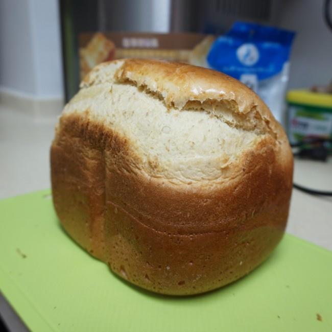 柏翠面包機制作基礎面包的做法 步骤1