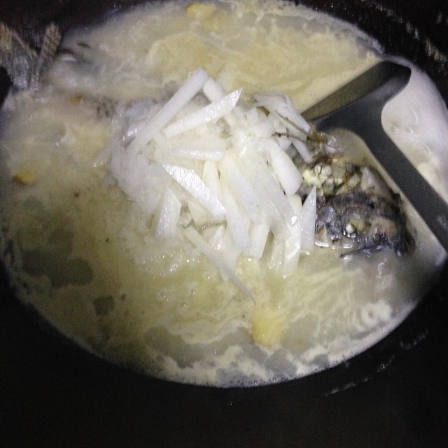 蘿卜絲鯽魚奶白湯的做法 步骤6
