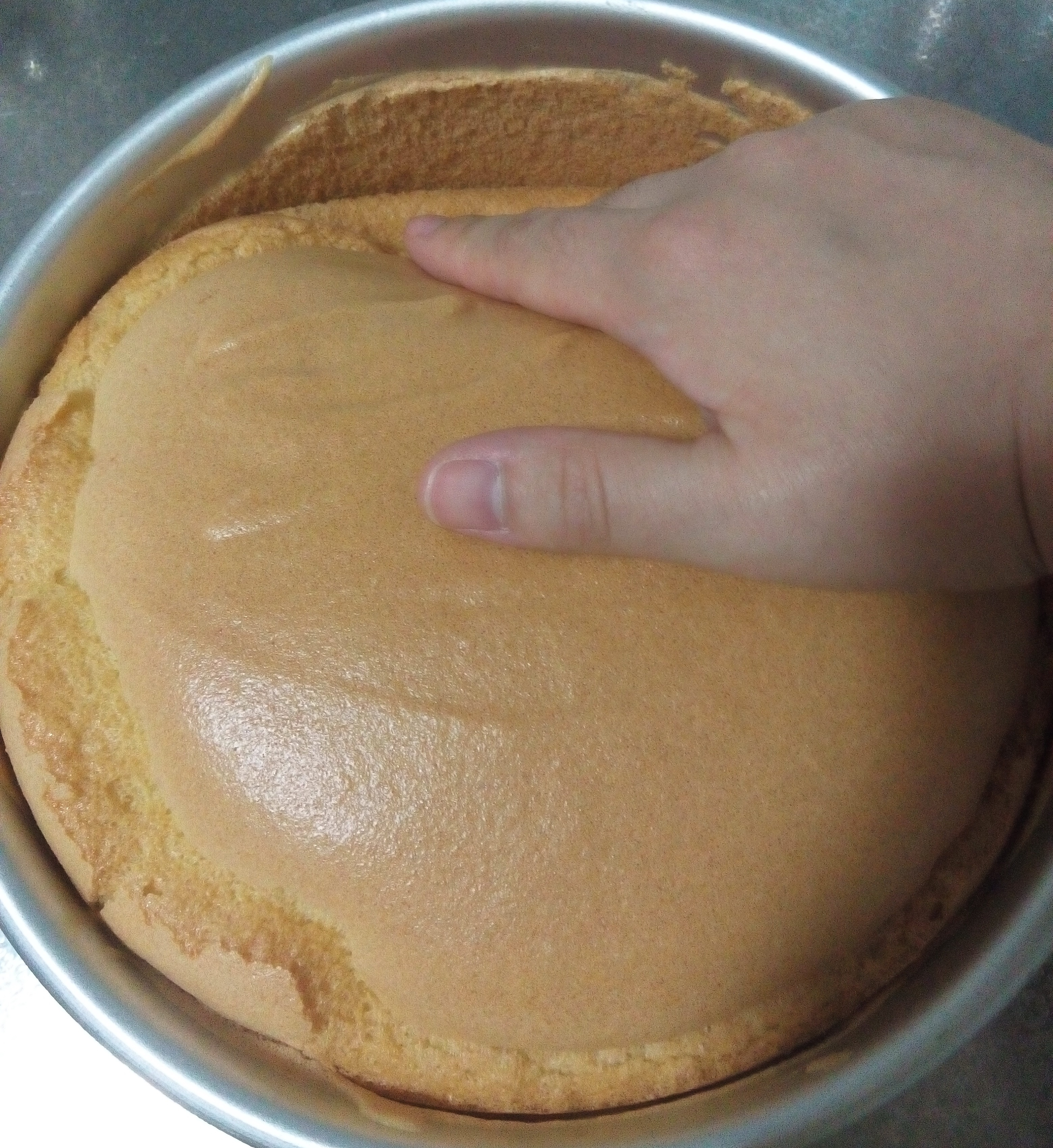 低糖版原味戚風蛋糕（附徒手脫模方法）的做法 步骤13