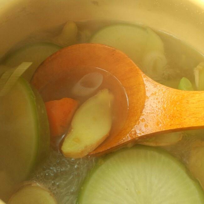 生姜蘿卜湯的做法 步骤3