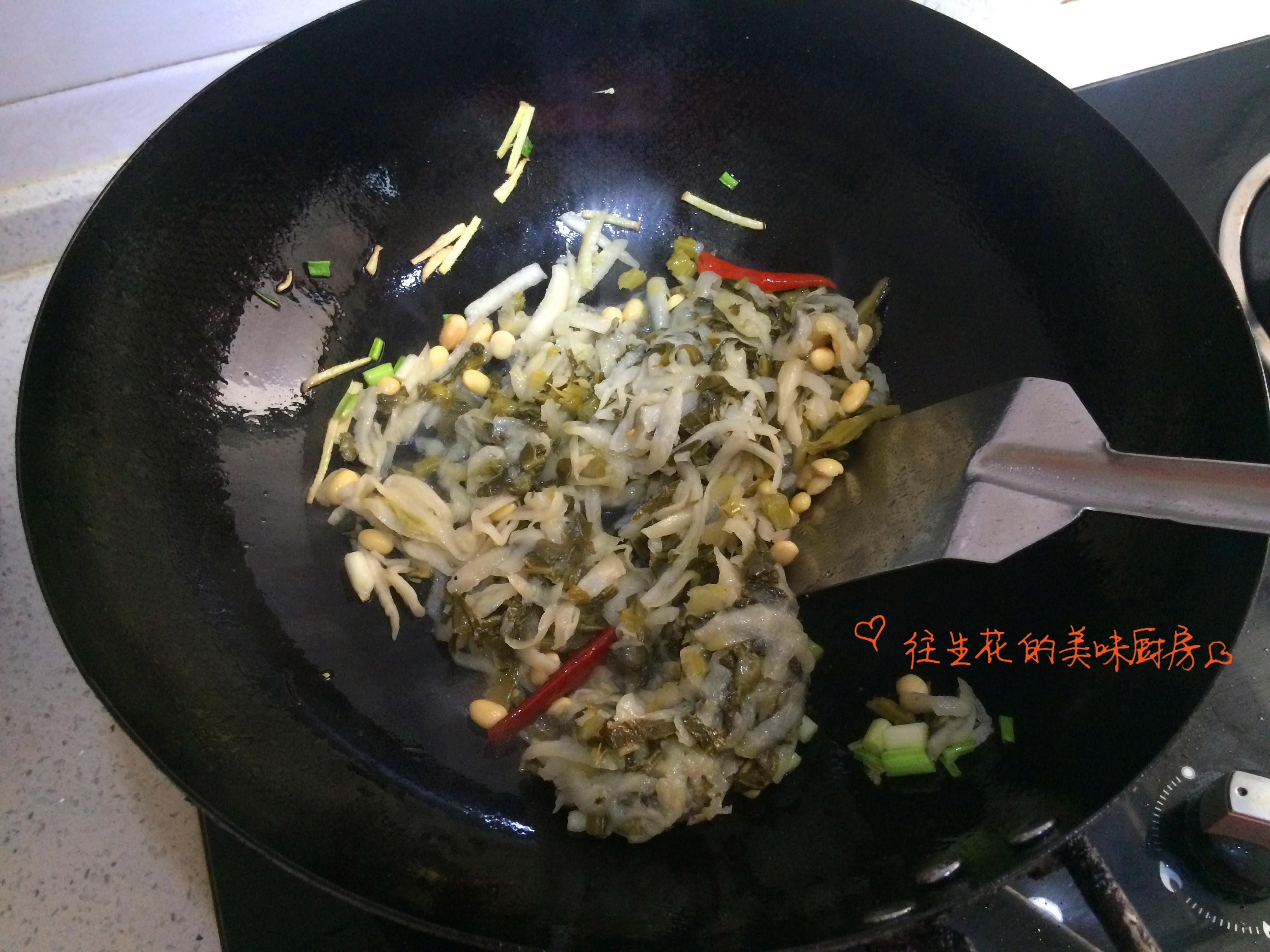 山西酸菜燜饅頭的做法 步骤3