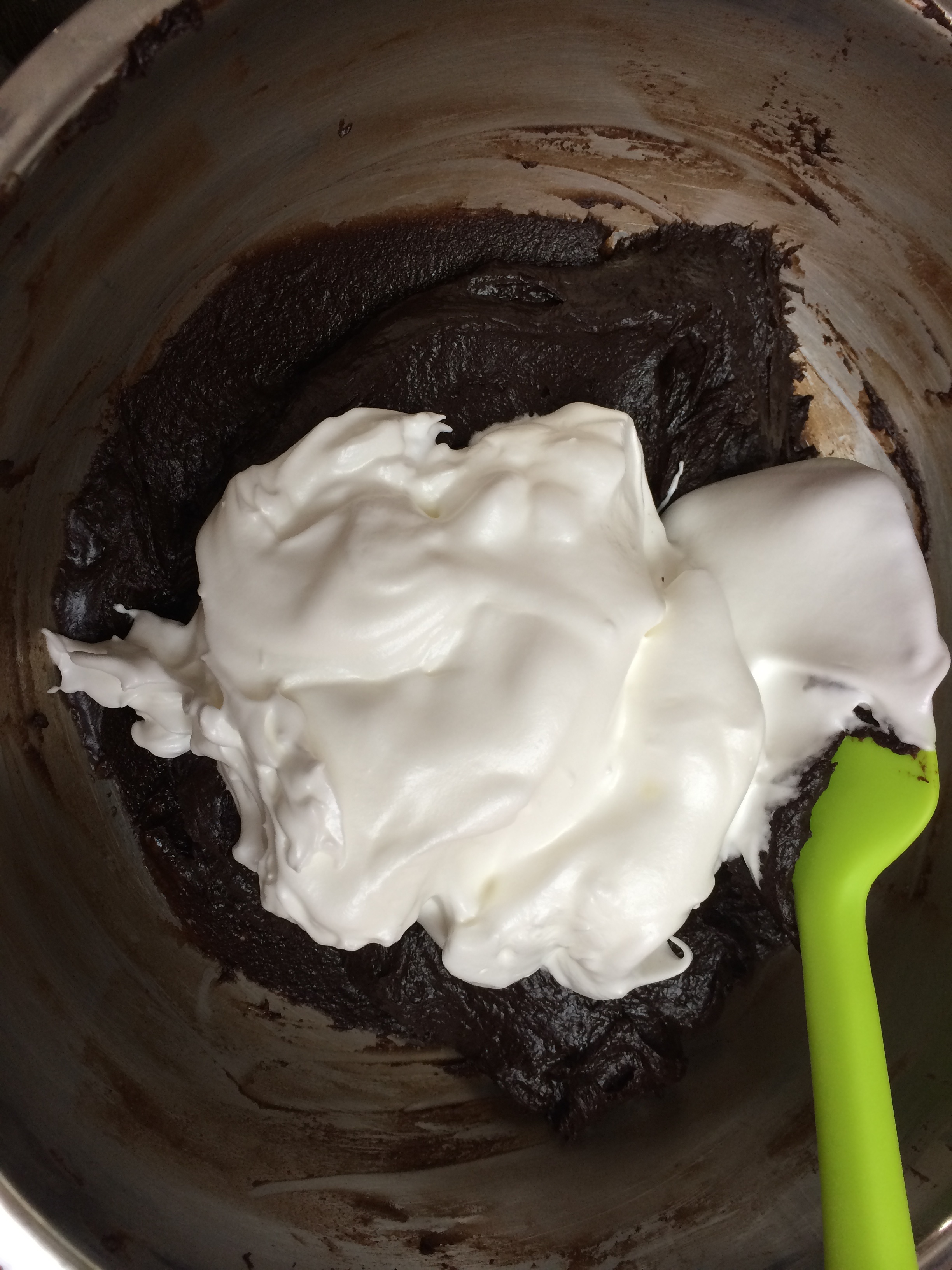 黑森林蛋糕（巧克力櫻桃奶油蛋糕）-Miya的做法 步骤6