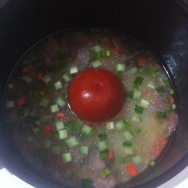 什錦整個番茄飯的做法 步骤1