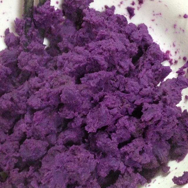 寶寶輔食︰奶香紫薯餅（12m+）的做法 步骤2