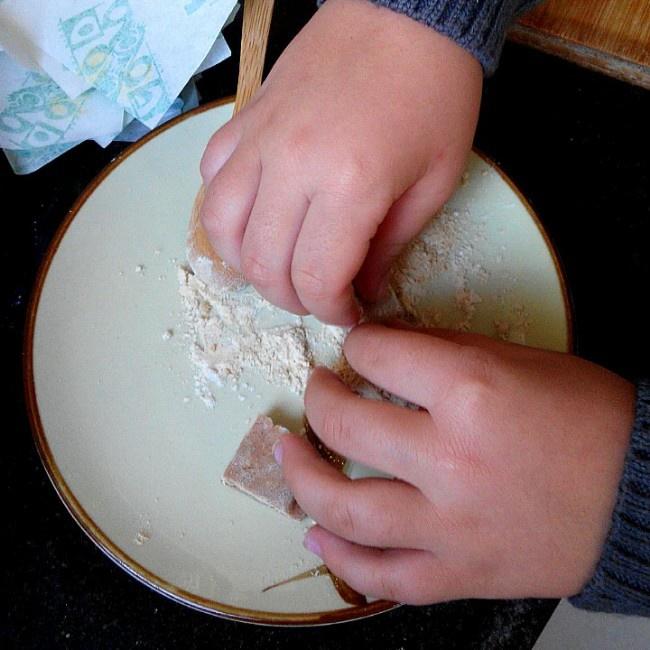 可可味花生牛軋糖(七歲兒童版)的做法 步骤17