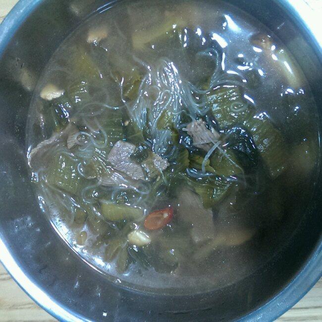 酸菜牛肉粉絲湯的做法 步骤4