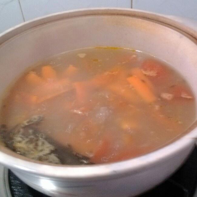 杜仲番茄牛肉湯的做法 步骤2