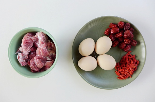 紅棗杞子炖雞蛋湯的做法 步骤1