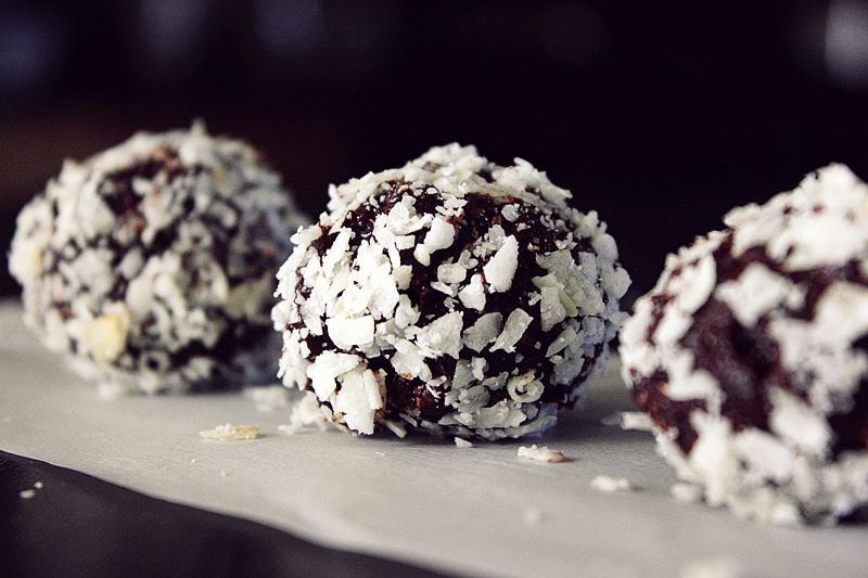 【天然食材】無油免烤健康巧克力能量球 Raw energy balls的做法 步骤5