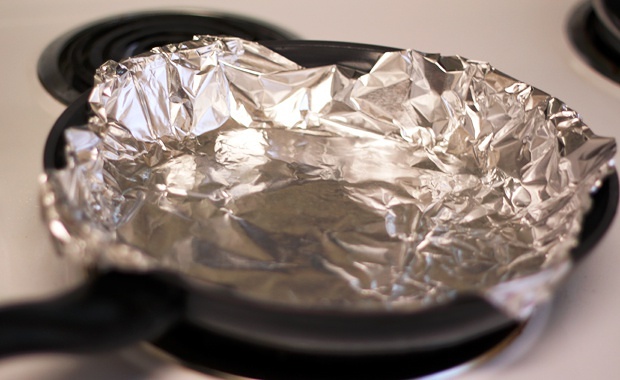 簡易版平底鍋鹽烤青花魚的做法 步骤2