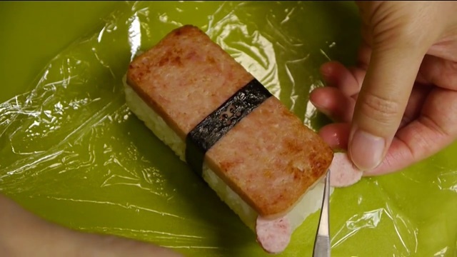 Spam Sushi Masubi 午餐肉甜蛋壽司 by やゲ、 妄想ヲюфク!的做法 步骤14