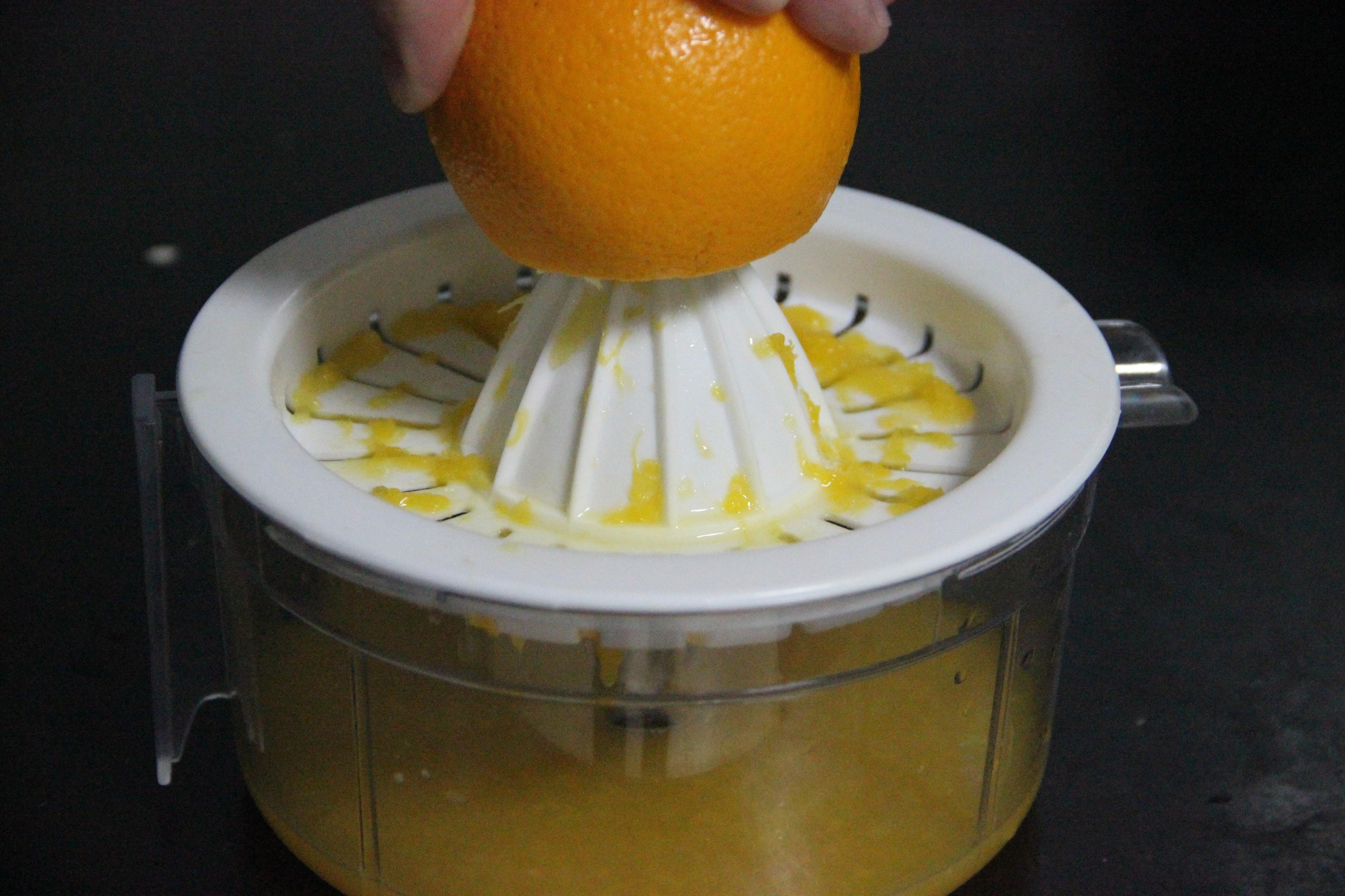 香橙慕斯蛋糕的做法 步骤3