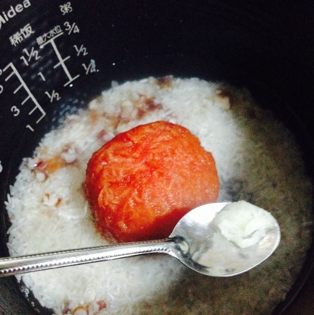鵝油香腸番茄燜飯的做法 步骤4