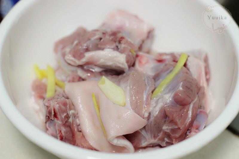 白蘿卜枸杞紅棗羊肉湯的做法 步骤2