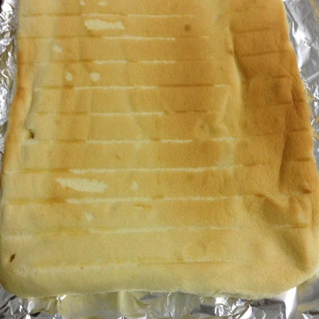 沙拉肉松蛋糕卷的做法 步骤2