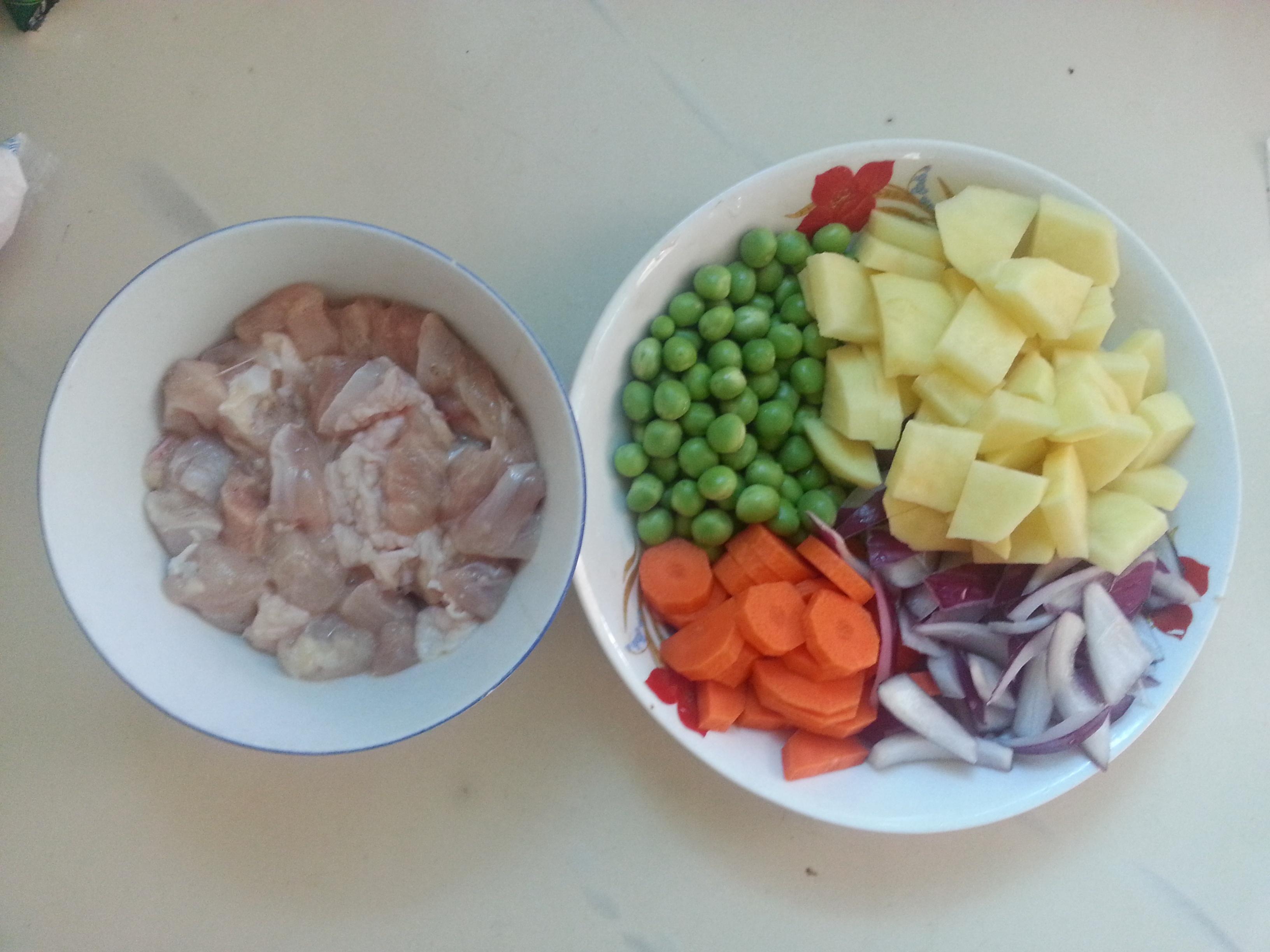 鮮椰咖喱雞燴飯[家簡呈廚•私房飯]的做法 步骤2