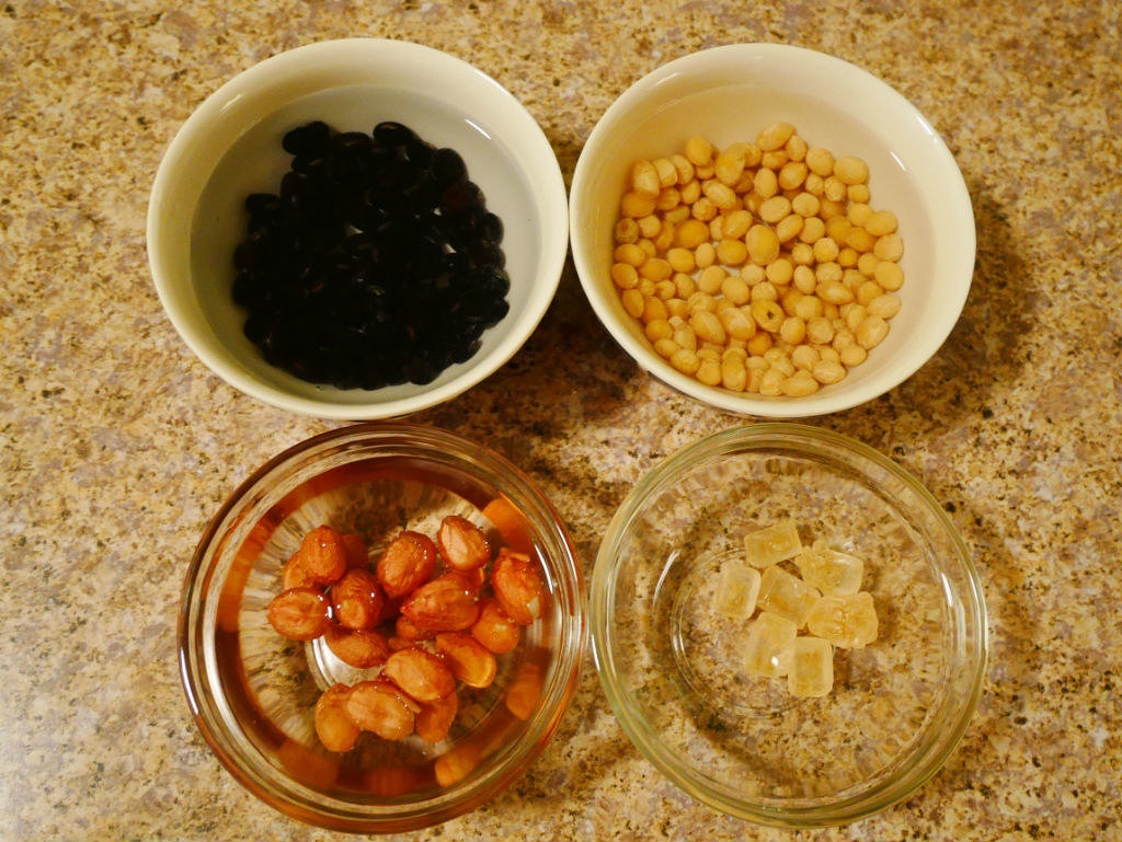 黃豆黑豆豆漿的做法 步骤1