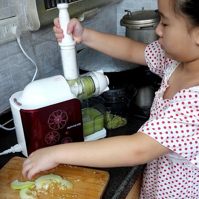 香瓜汁(七歲兒童版)的做法 步骤2
