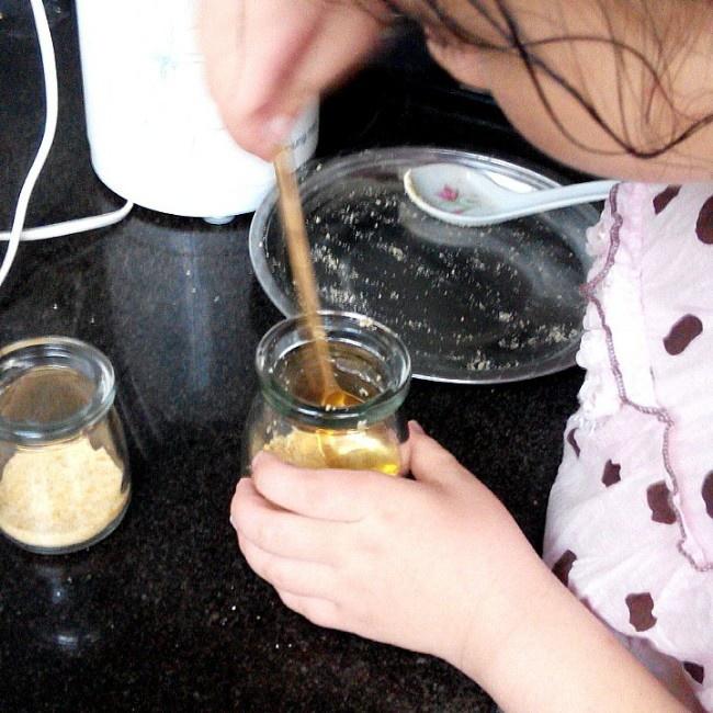 香蕉奶昔盆栽(七歲兒童版)的做法 步骤3