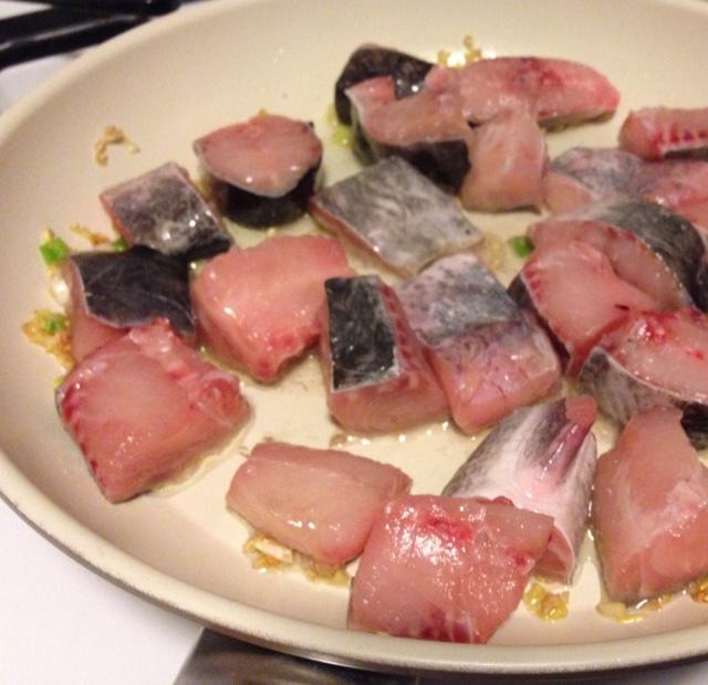 紅燒鯰魚的做法 步骤3