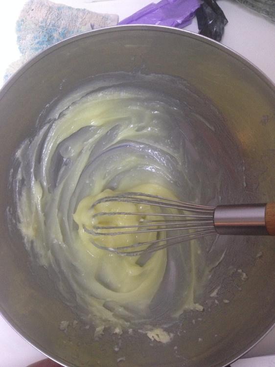 蛋殼殼乳酪布蕾的做法 步骤1
