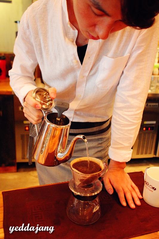 手沖咖啡（Hand Drip）的做法 步骤10
