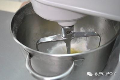 念廚烘焙DIY-蛋黃酥的做法 步骤11