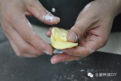 念廚烘焙DIY-蛋黃酥的做法 步骤18