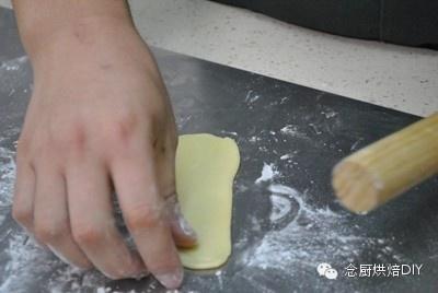 念廚烘焙DIY-蛋黃酥的做法 步骤24