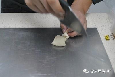 念廚烘焙DIY-神秘的水洗面團-超筋道超細軟面包㊙的做法 步骤22