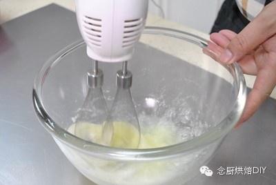 念廚烘焙DIY-簡易版生日蛋糕的做法 步骤6