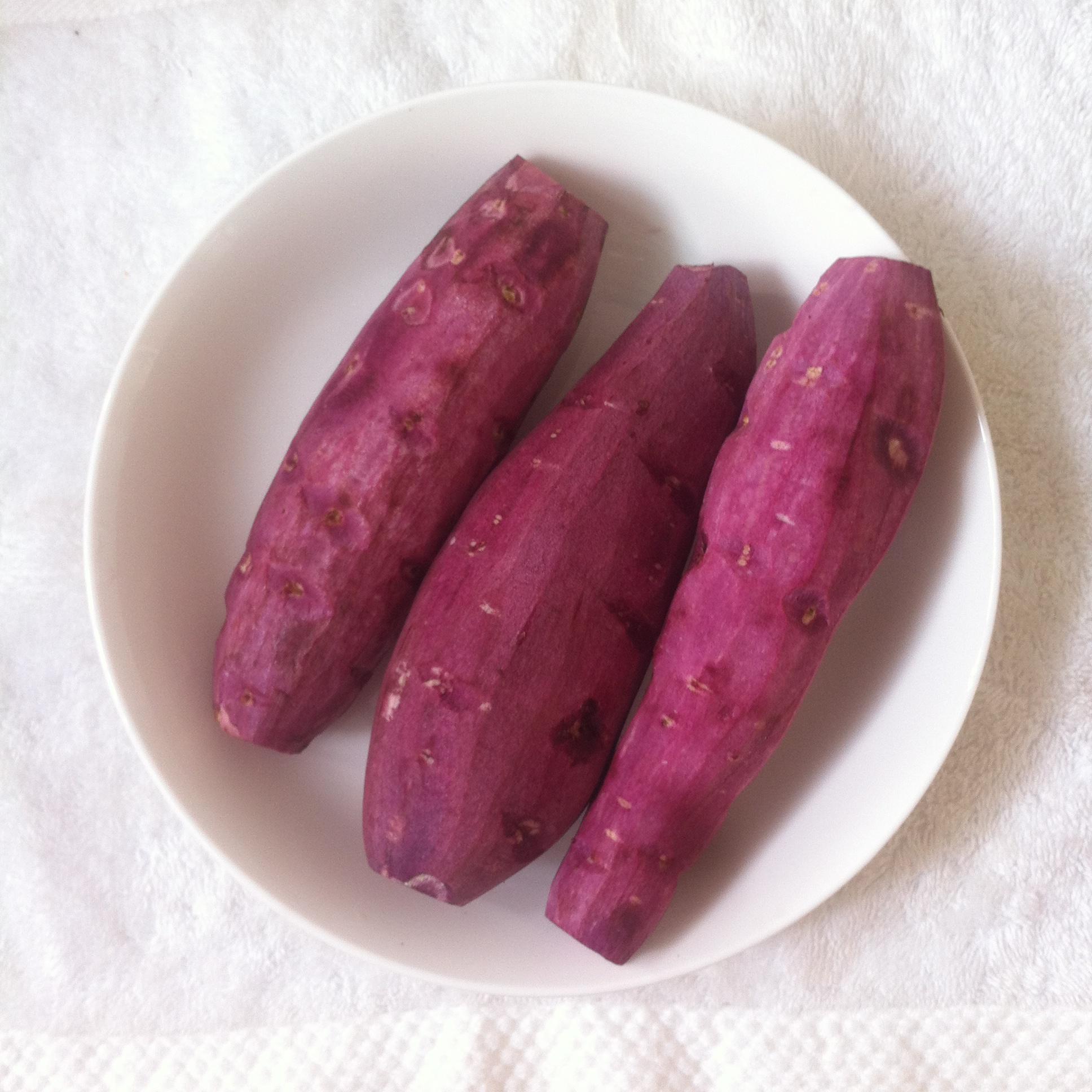 香煎黑芝麻紫薯餅的做法 步骤1