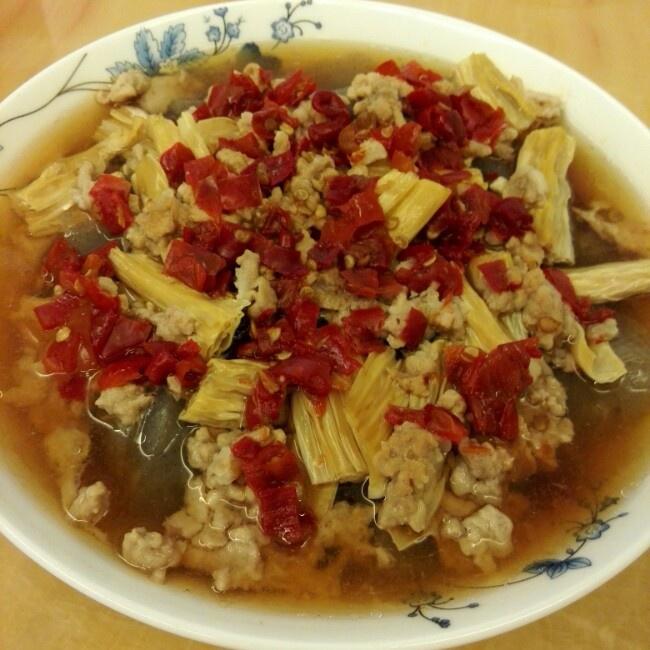 杜坎減肥特色菜 剁椒魔芋腐竹蒸肉的做法 步骤1