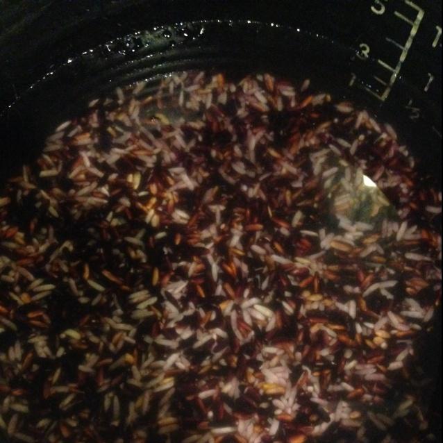 紫糯米椰漿汁配香草冰激凌的做法 步骤1