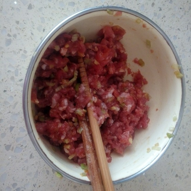 菠菜丸子粉絲砂鍋的做法 步骤1