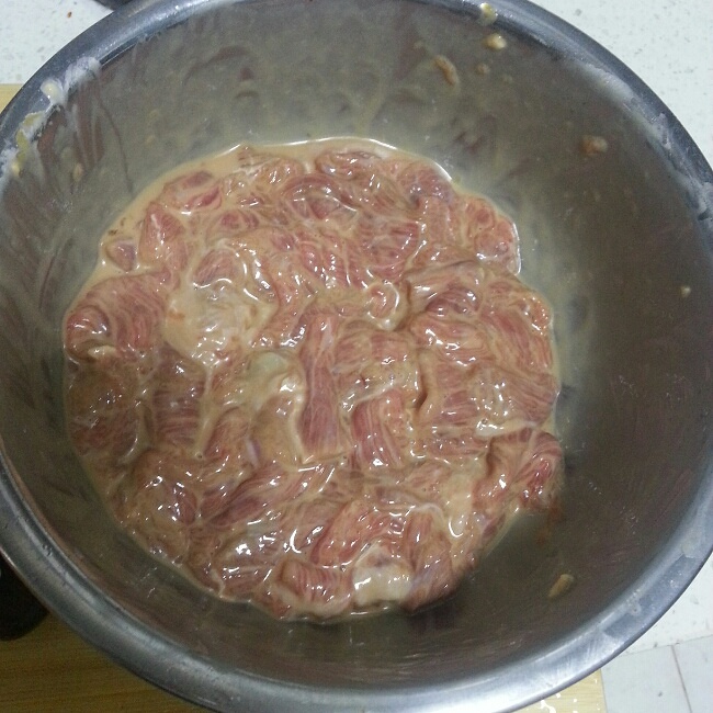 干鍋牛肉的做法 步骤1