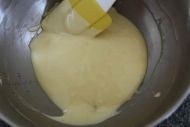 家庭自制椰子戚風卷蛋糕的做法 步骤8
