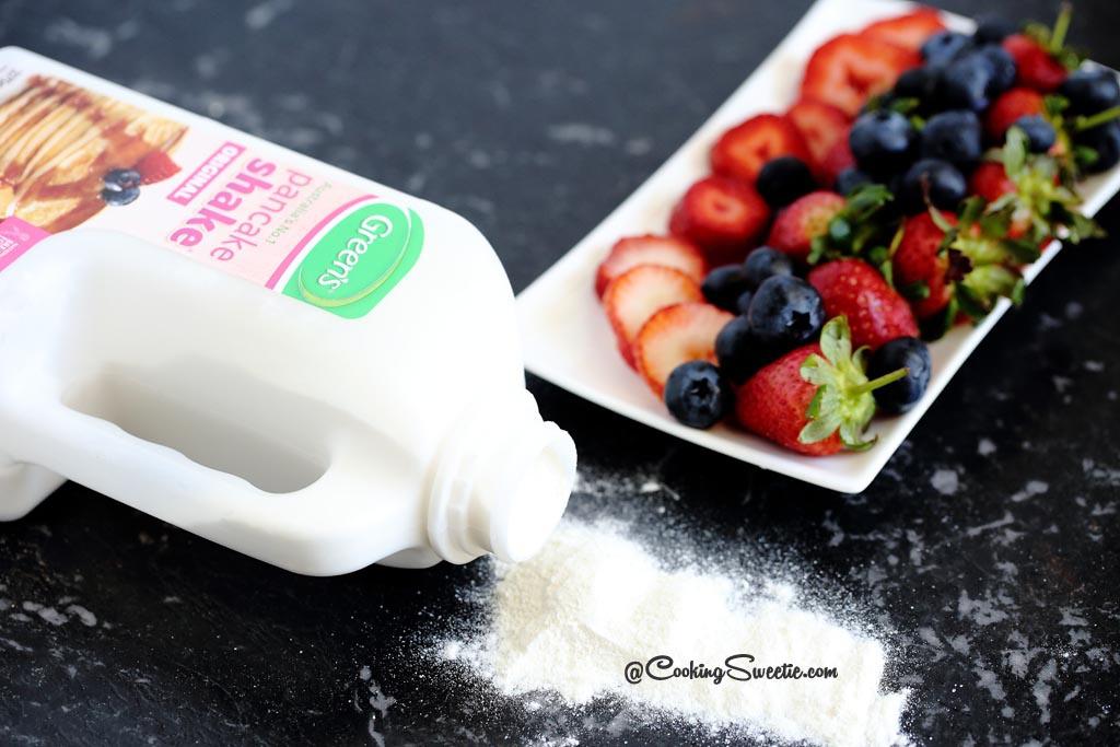 草莓酸奶PANCAKE的做法 步骤1